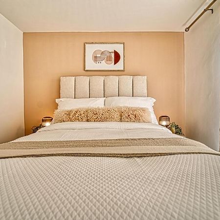 Guest Homes - Watledge House Apartment Тюксбъри Екстериор снимка