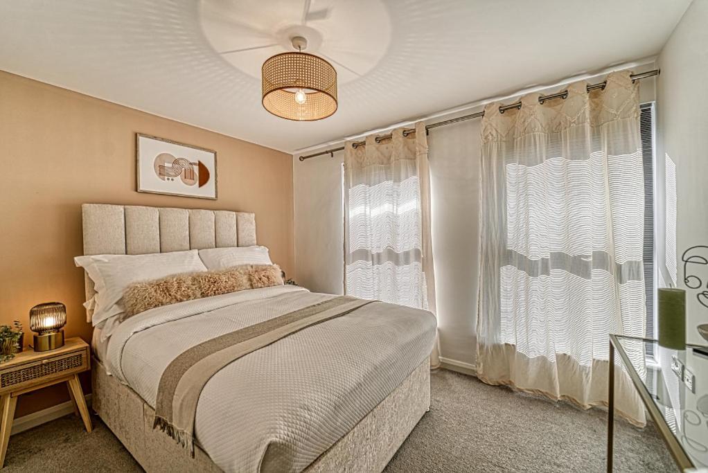 Guest Homes - Watledge House Apartment Тюксбъри Екстериор снимка